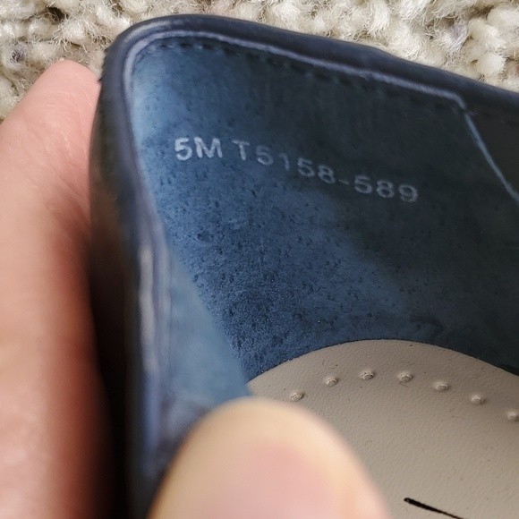 TROTTERS LIZ DARK BLUE LEATHER LOAFERS SHOES SIZE 5 - Picture 8 of 9